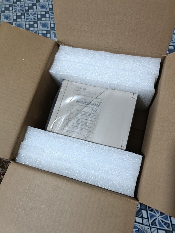 Veichi Beyaz Endüstriyel Kontrol Ünitesi - Görsel 3