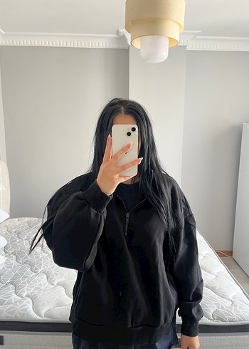 Siyah Yüksek Yaka Kadın Sweatshirt
