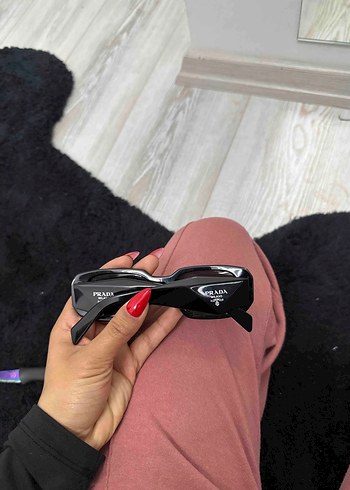 Prada Siyah Kadın Güneş Gözlüğü