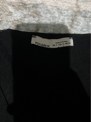 Pull and Bear V yaka bluz