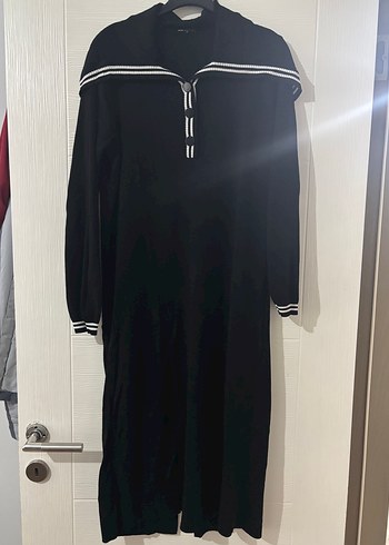 LC Waikiki Siyah Kapusonlu Uzun Elbise