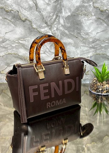 Fendi Fendi Roma Baskılı Mini Siyah Deri Kadın Çanta