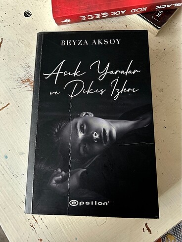 Açık yaralar ve dikiş izleri-Beyza Aksoy