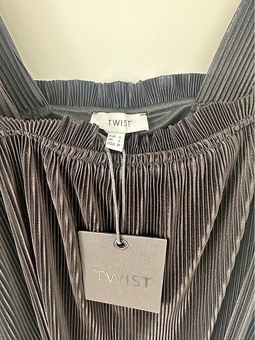 Twist Twist katlı siyah elbise