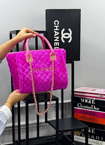  Beden WINTER COLLECTION ?? CHANEL TOTE PLUSH !! ??35 CM ??24 CM 