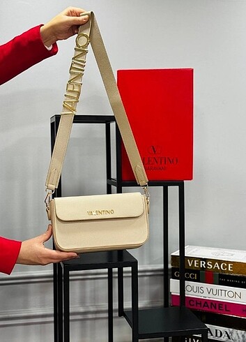 Beden VALENTINO CROSSBODY BAG ??25 CM ??15 CM