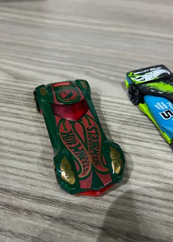 Renkli Hot Wheels Oyuncak Arabalar - Görsel 2