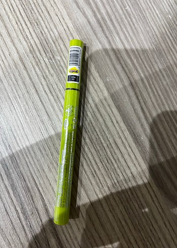 Canlı Yeşil Eyeliner Kalemi ETİKETLİ - Görsel 2