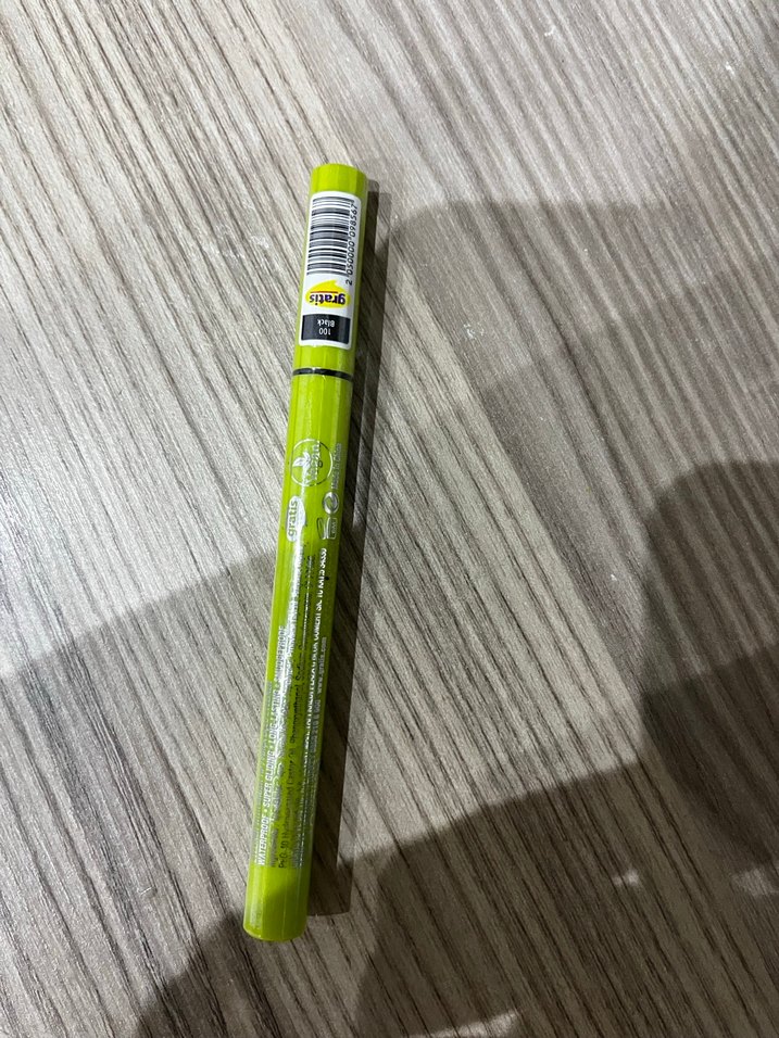 Canlı Yeşil Eyeliner Kalemi ETİKETLİ - Görsel 2