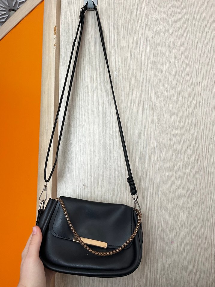 Zincir Detaylı Siyah Kadın Deri Çanta - Görsel 2