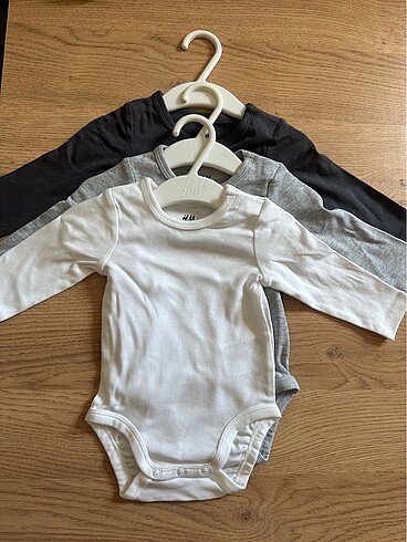 H&M body 2-4 ay