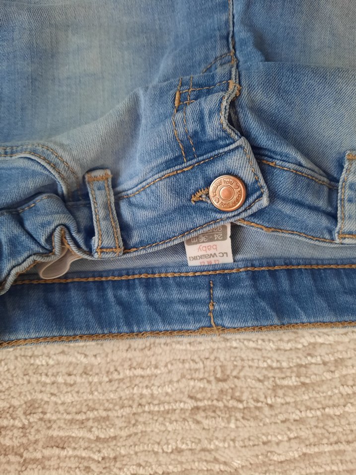 Nakışlı Düğmeli Kız Kot Şort - Görsel 4