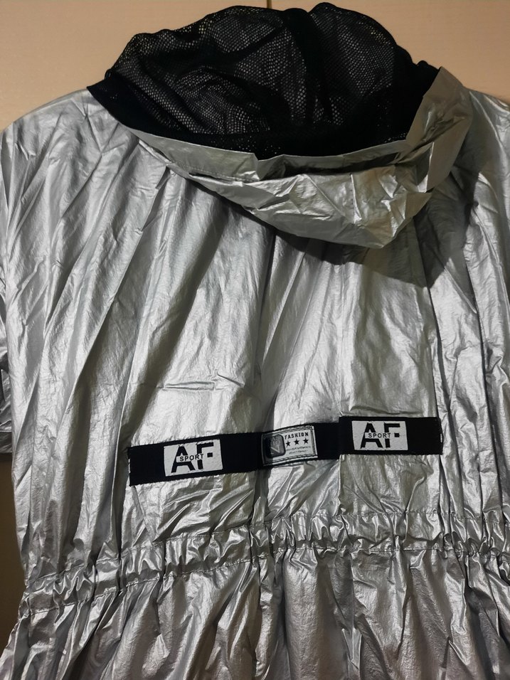 Kadın Gri Kapüşonlu Uzun Yağmurluk - Görsel 4