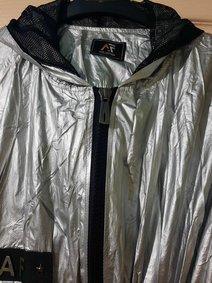 Kadın Gri Kapüşonlu Uzun Yağmurluk - Görsel 2