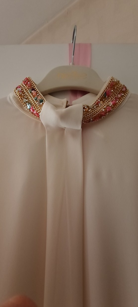 Uzun Kollu, Yüksek Yakalı Beyaz gömlek - Görsel 3