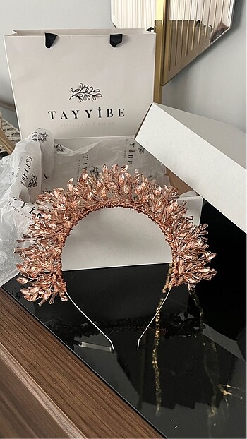 TAYYİBE AKSESUARDAN KINA TACI - YENİ