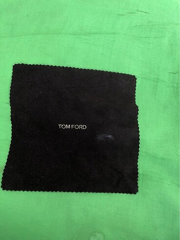 Beden Tom Ford Gözlük Kutusu + Mendil