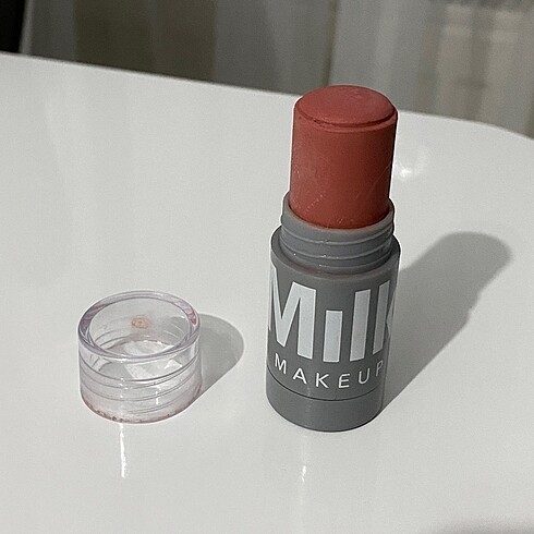 Milk Makeup Milk allık