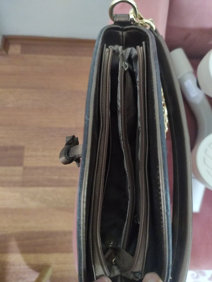 Zincir Detaylı Parlak Kahverengi Kadın Çanta - Görsel 3