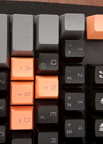 Siyah Mekanik Klavye Turuncu Vurgularla - Görsel 5
