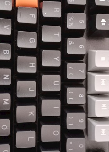 Siyah Mekanik Klavye Turuncu Vurgularla - Görsel 4