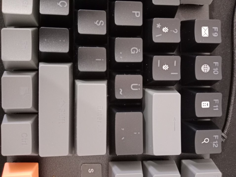 Siyah Mekanik Klavye Turuncu Vurgularla - Görsel 3