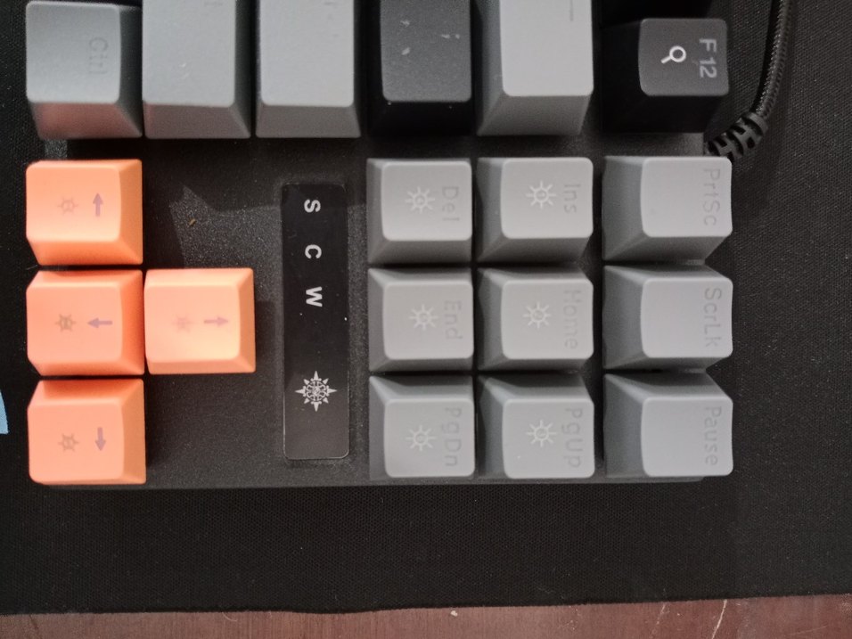 Siyah Mekanik Klavye Turuncu Vurgularla - Görsel 2