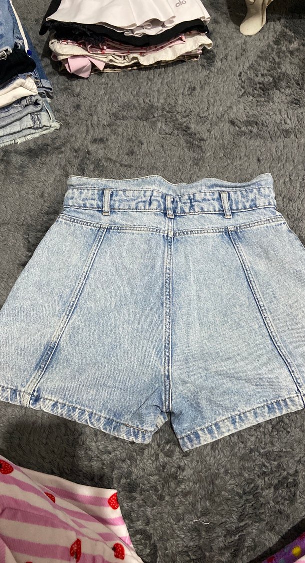 Düğmeli Gri Batik Desenli Mini Denim Şort - Görsel 3