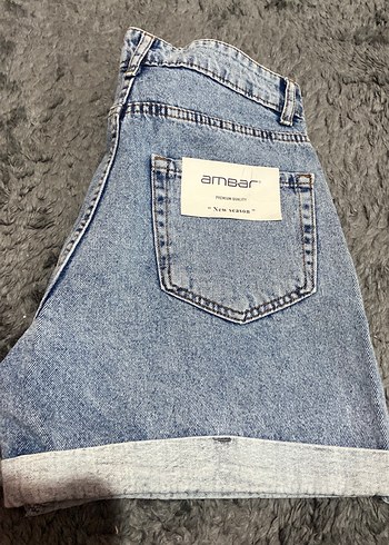 Düğmeli Geniş Kesim Mavi Denim Şort - Görsel 3
