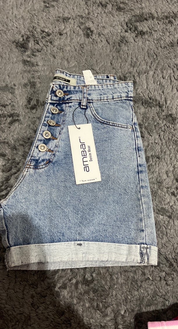Düğmeli Geniş Kesim Mavi Denim Şort - Görsel 4