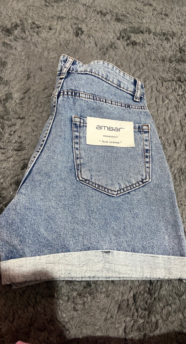 Düğmeli Geniş Kesim Mavi Denim Şort - Görsel 3