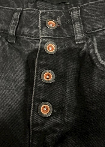Düğmeli Siyah Kadın Mini Denim Şort - Görsel 3