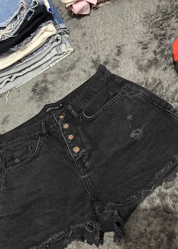 Düğmeli Siyah Kadın Mini Denim Şort - Görsel 2