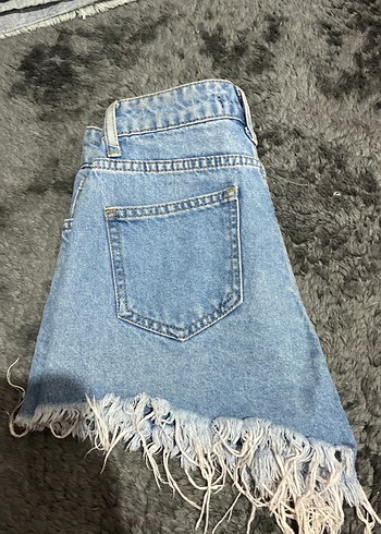 Düğmeli Bol Kesim Mini Kot Şort - Görsel 2