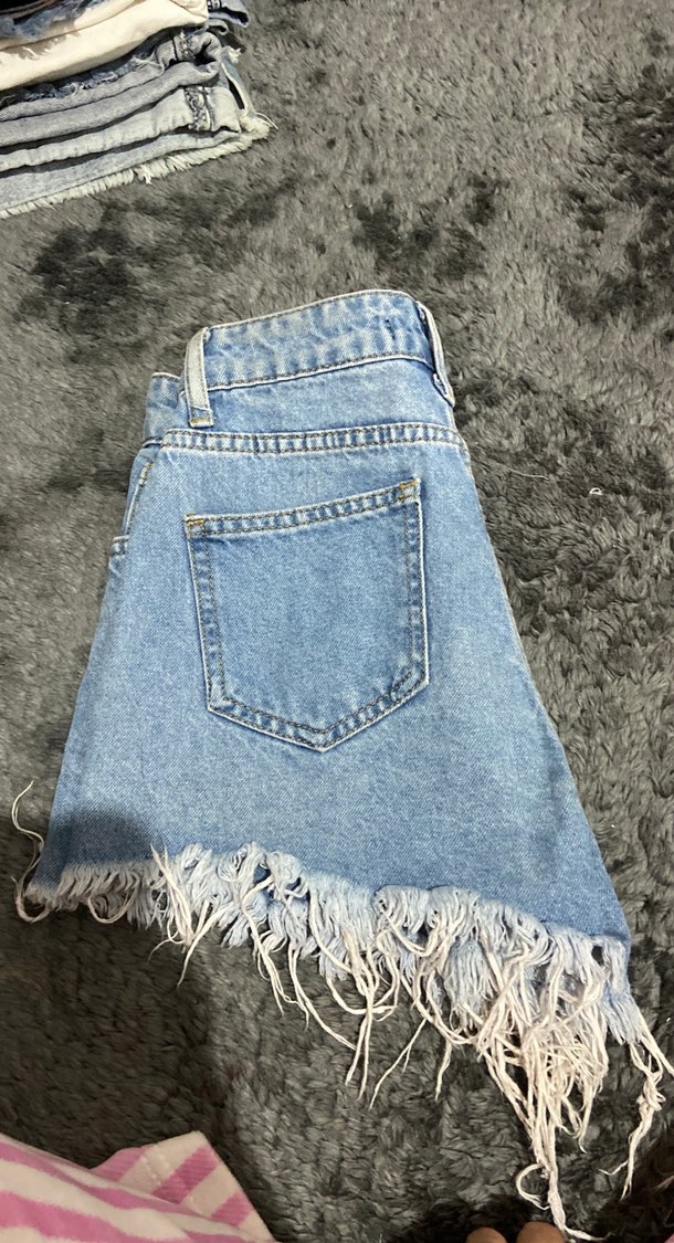 Düğmeli Bol Kesim Mini Kot Şort - Görsel 2