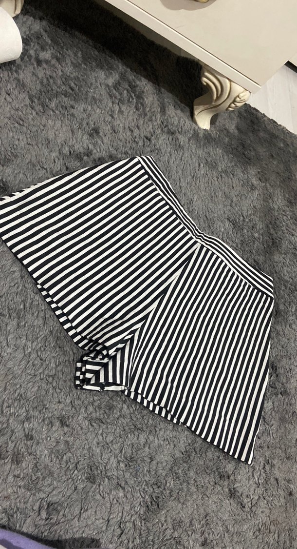 Zara Zebra Desenli Pilili Mini Şort - Görsel 4