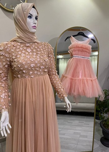 Abiye İşlemeli Pembe Uzun Abiye Elbise