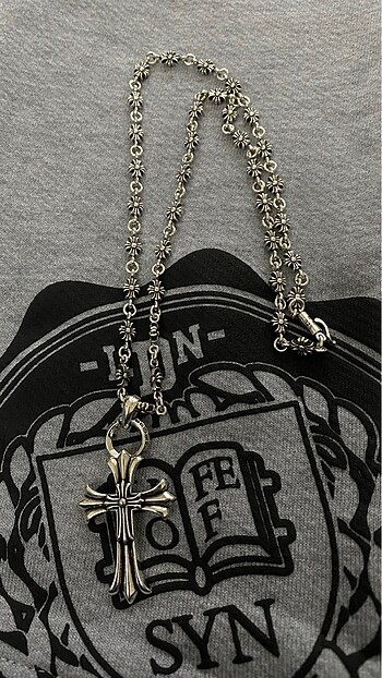 chrome heart necklace