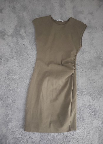 Zara Haki Renkte Kolsuz Mini Elbise