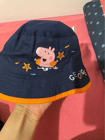 Bebek şapkası peppa pig