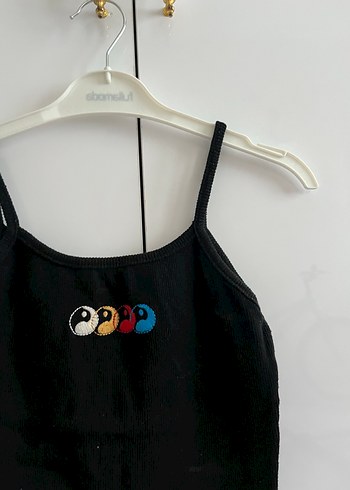 Düğmeli İnce Askılı Siyah Mini Atlet - Görsel 2