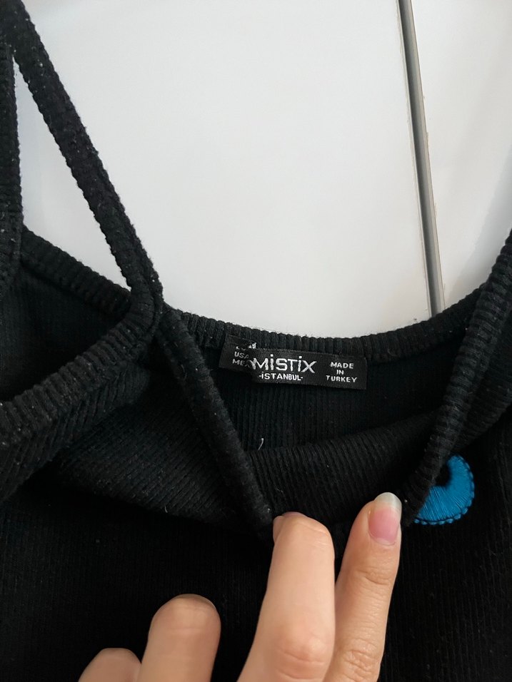 Düğmeli İnce Askılı Siyah Mini Atlet - Görsel 3