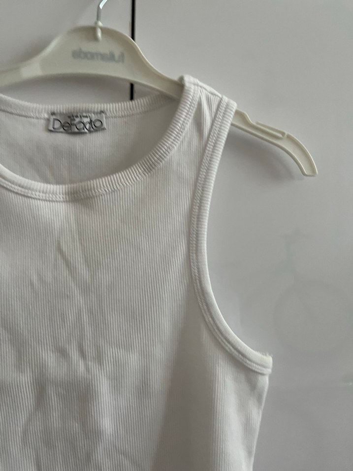 Beyaz Yüksek Yakalı Kolsuz Basic Atlet - Görsel 2