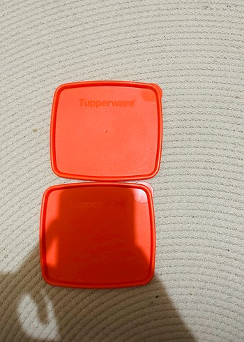 Kırmızı Tupperware Saklama Kapları