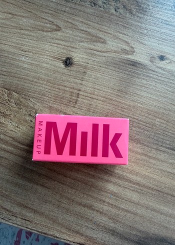  Milk Makeup ürünü
