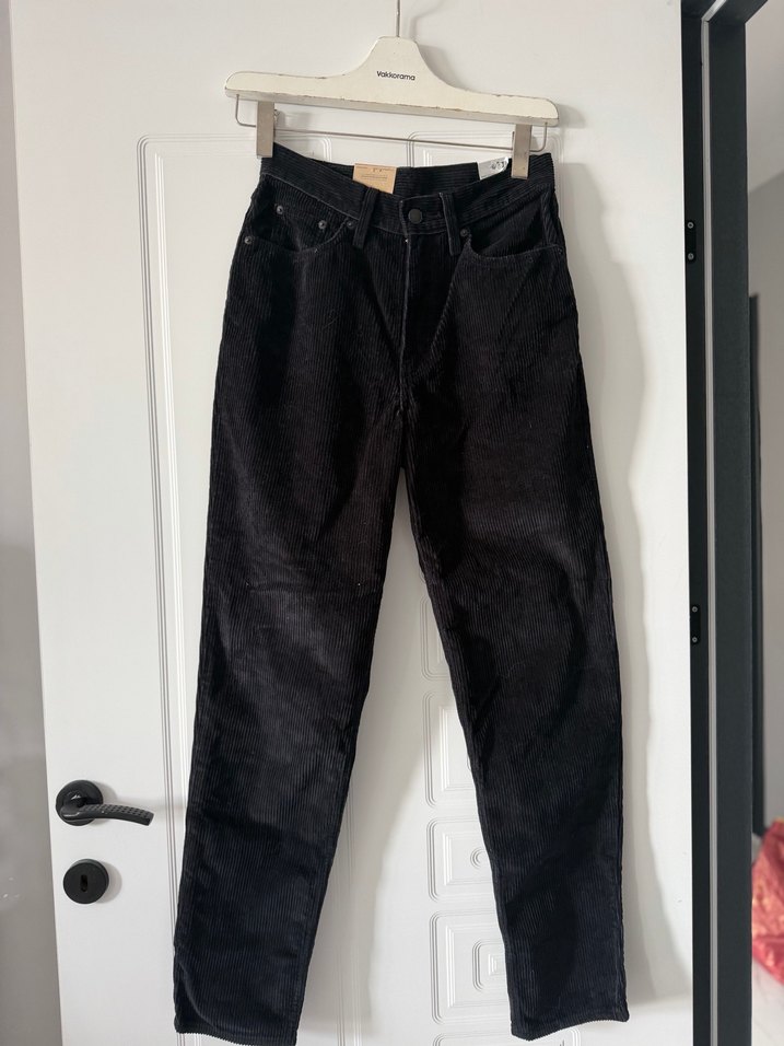 Levis Siyah Fitilli Keten Pantolon — görsel 3/7