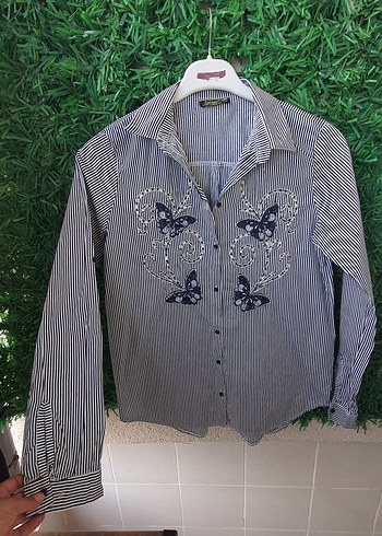 saloon m/l uyumlu Düğmeli Nakışlı Kadın Gömlek