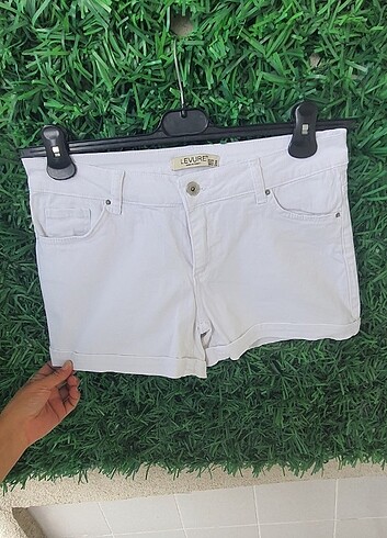 Levure m short