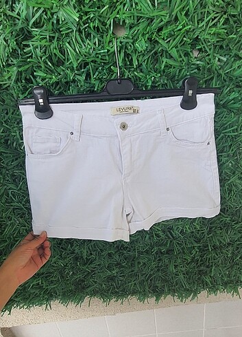 m Beden beyaz Renk Levure m short
