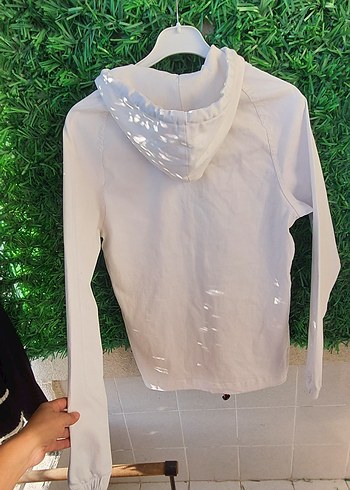 Kapüşonlu Beyaz Erkek Mini Yağmurluk - Görsel 3